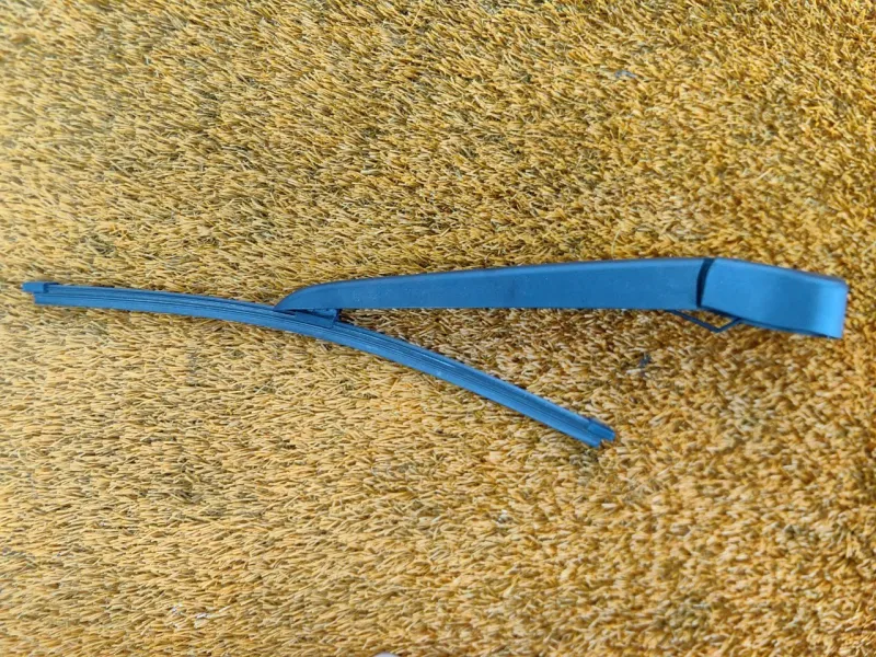 поводок стеклоочистителя