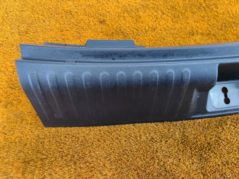 Накладка замка багажника