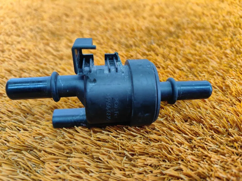 Клапан вентиляции топливного бака