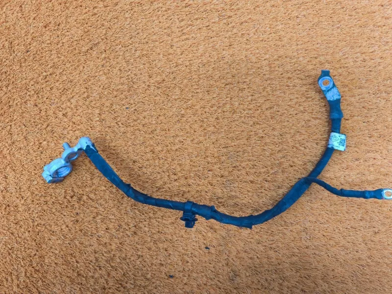 Клемма аккумулятора