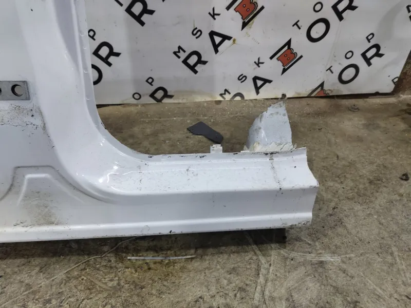 Порог с центральной стойкой