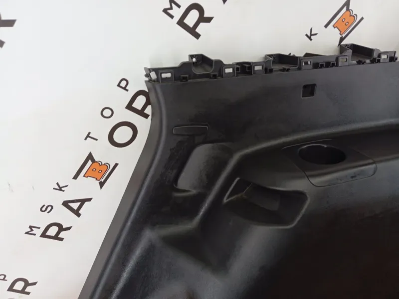 Обшивка багажника