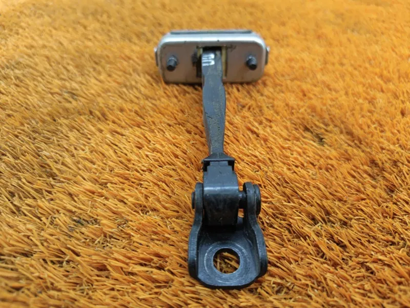 Ограничитель двери