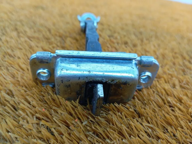 Ограничитель двери