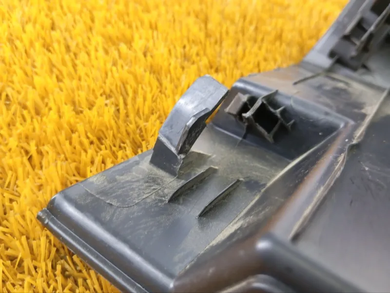 Накладка замка багажника