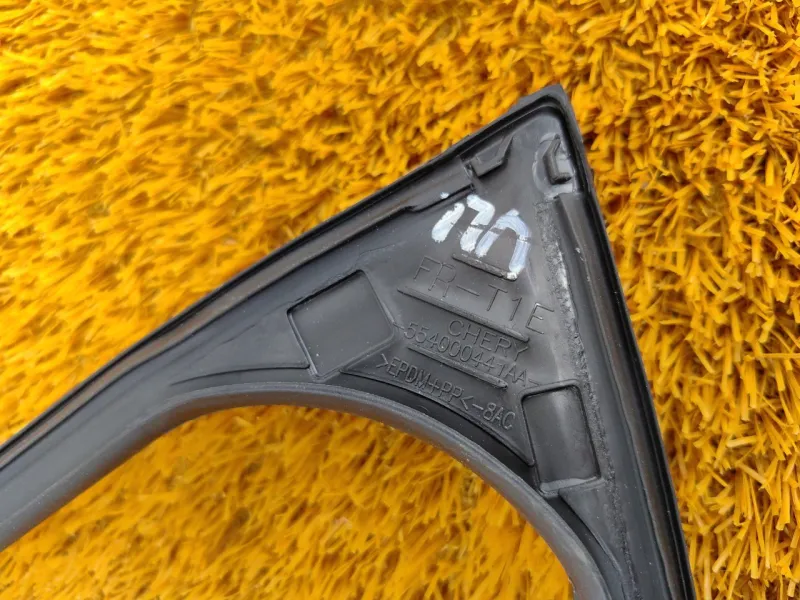 Уплотнитель стекла двери