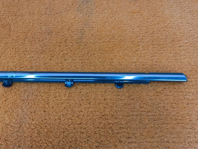 Молдинг стекла