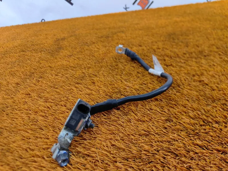 Клемма аккумулятора