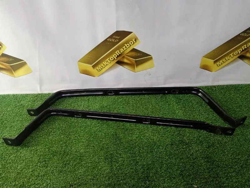 Крепление топливного бака