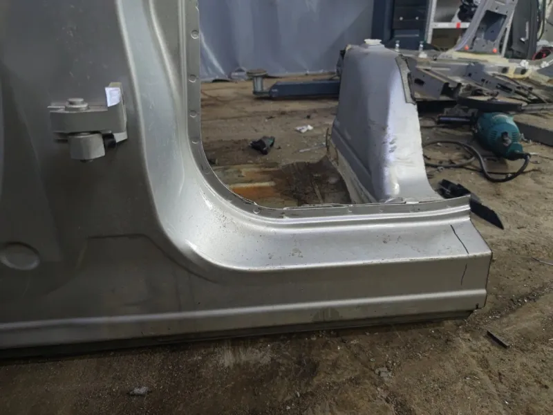 Порог с центральной стойкой