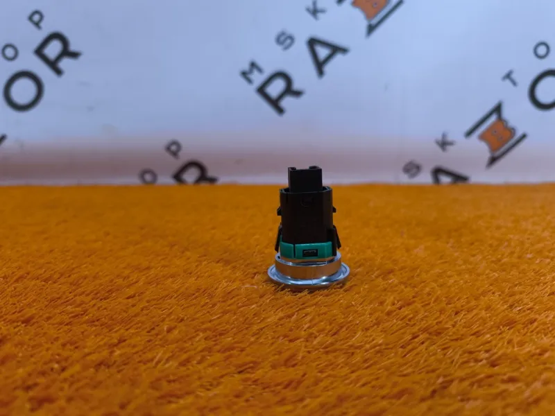 Кнопка запуска двигателя