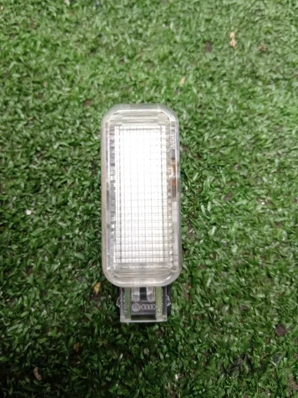 Плафон подсветки багажника