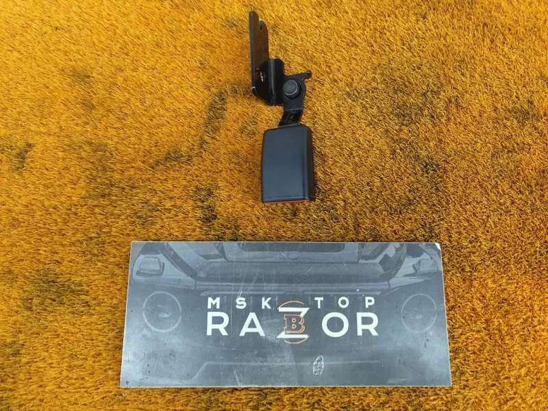 Ответная часть ремня безопасности