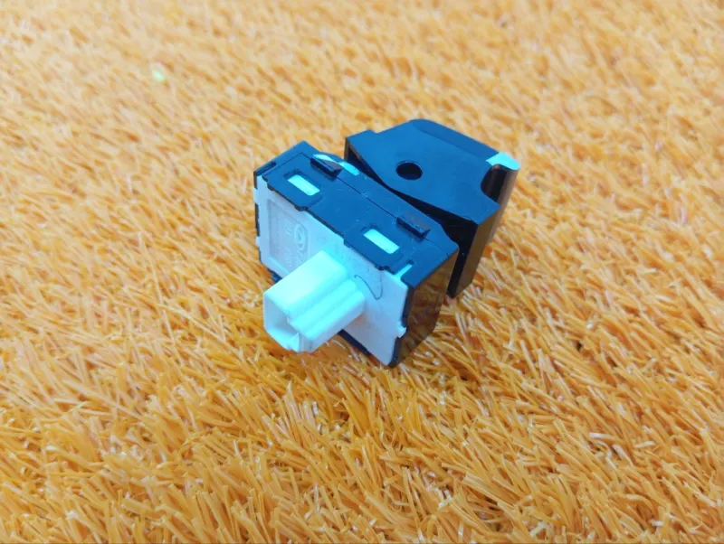 Кнопка стеклоподъемника