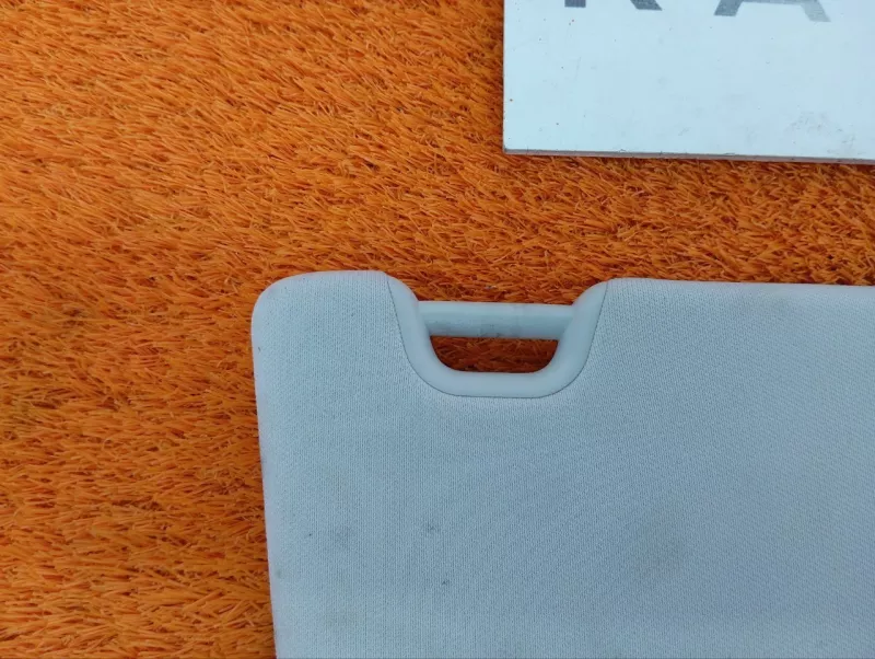 Козырек солнцезащитный