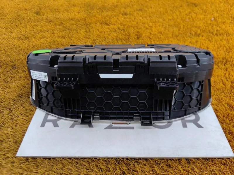 Панель приборов