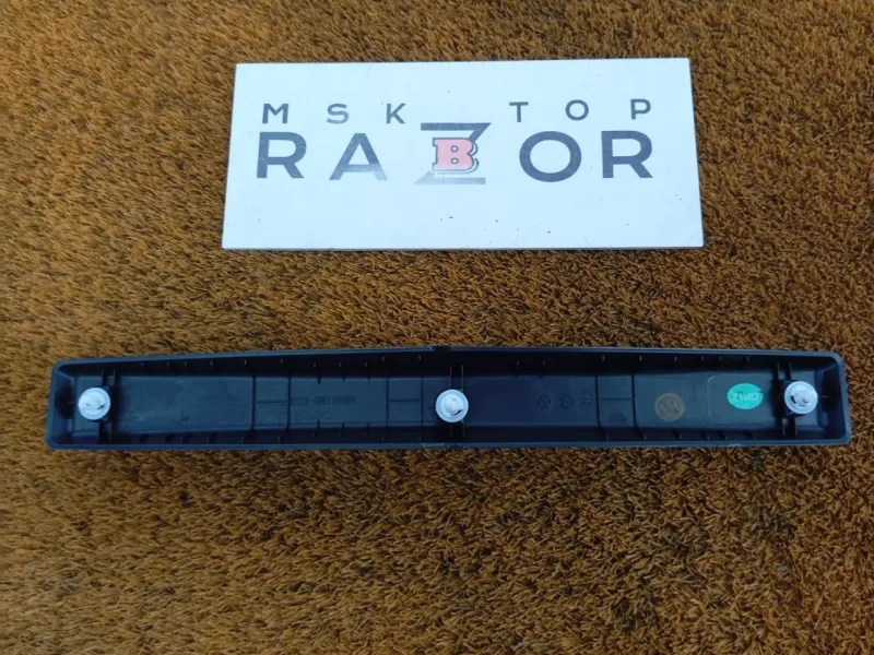 Накладка крышки багажника