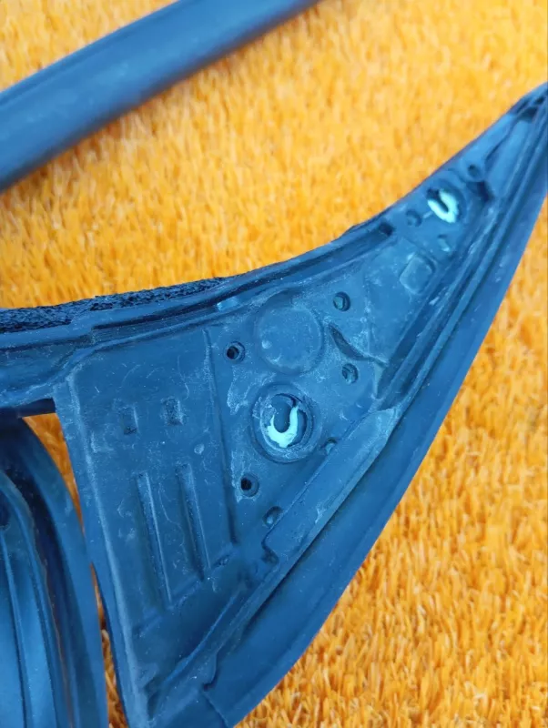 Уплотнитель двери