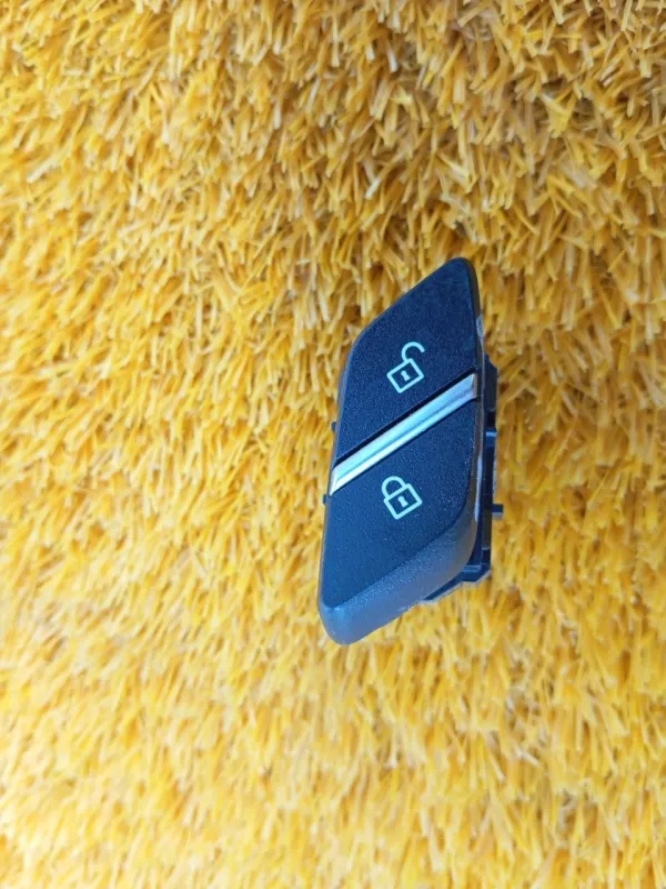 Кнопка центрального замка