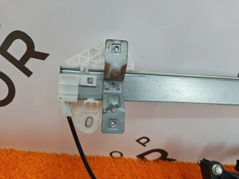 Стеклоподъемник