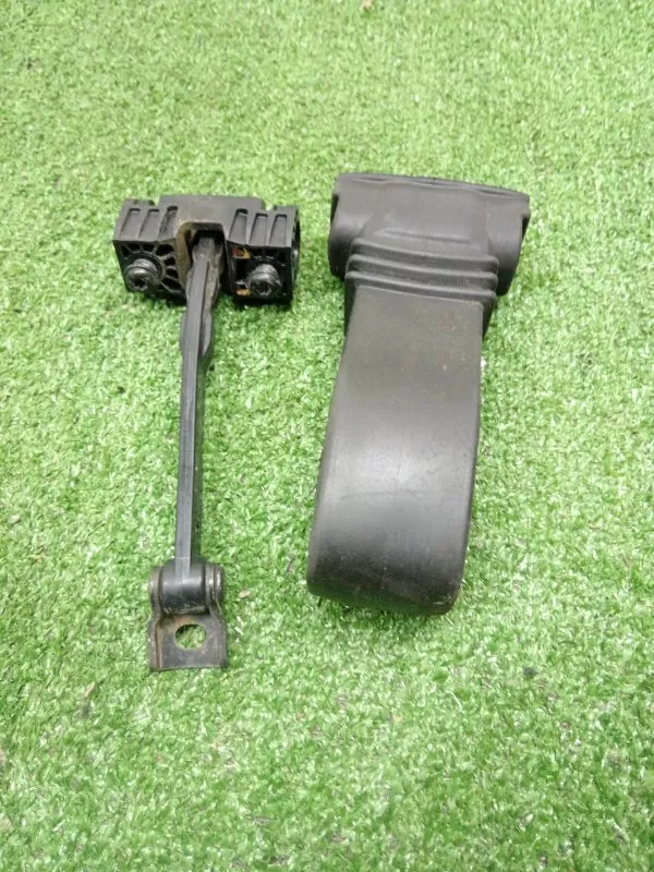 Ограничитель двери