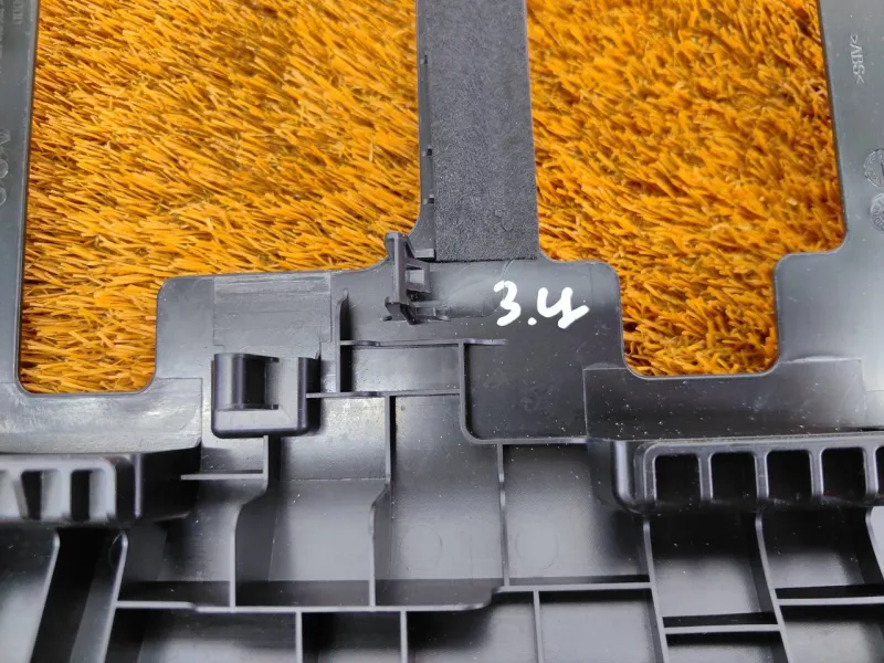 Заглушка полозьев сиденья