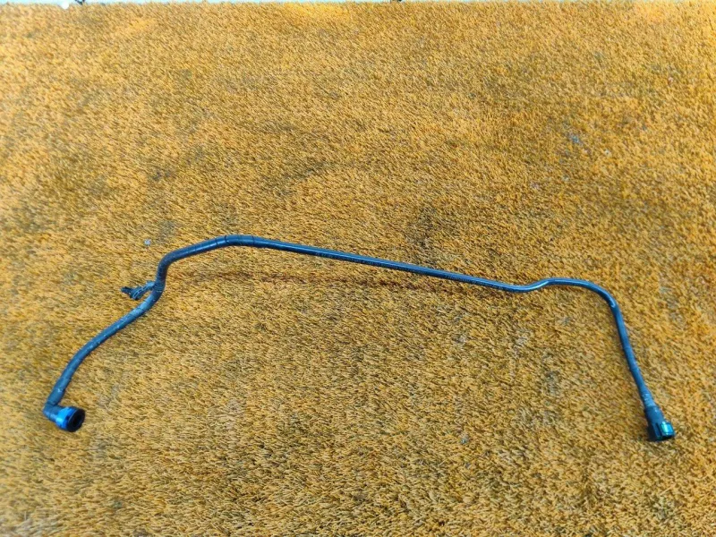 Трубка топливная