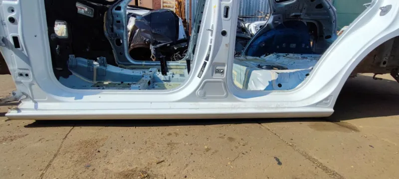 Порог с центральной стойкой