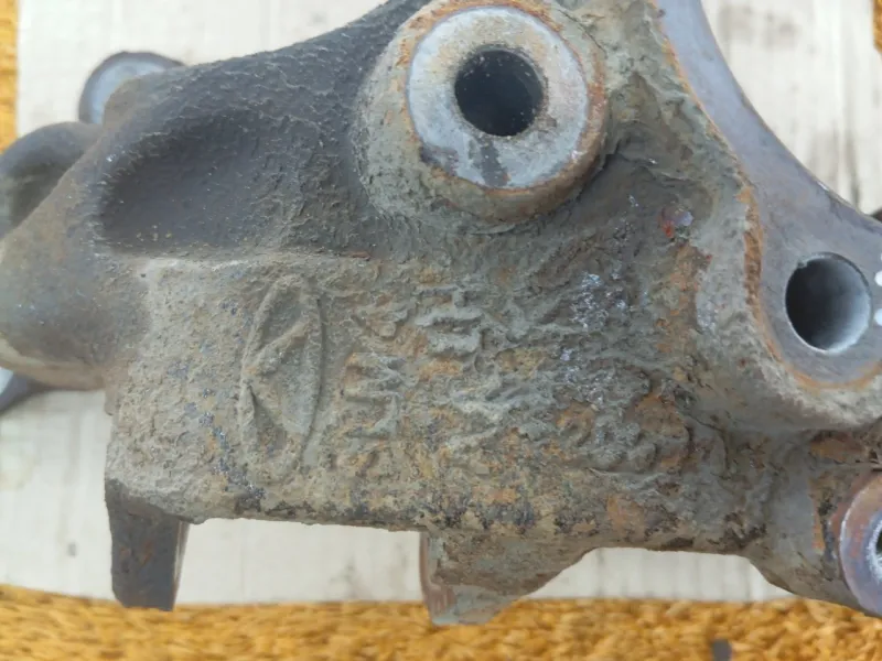 Кулак поворотный