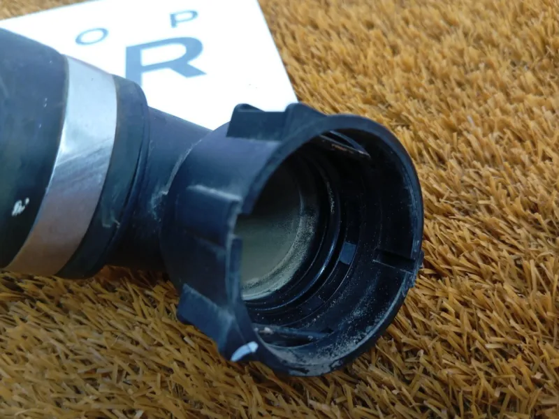 Патрубок радиатора