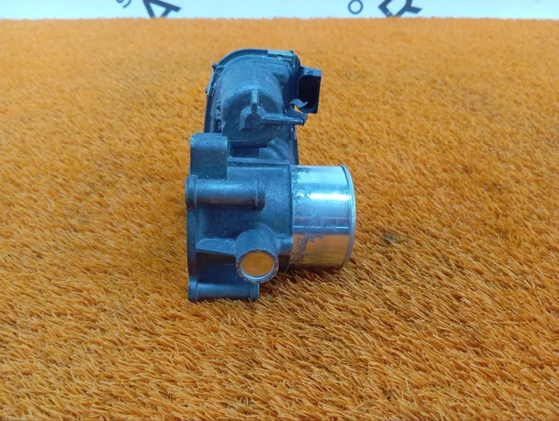 Дроссельная заслонка