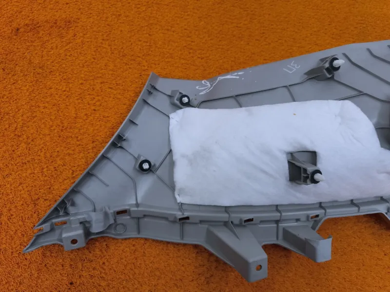 Накладка на стойку кузова