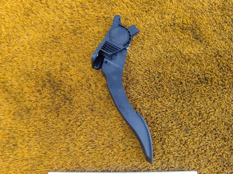 Педаль газа