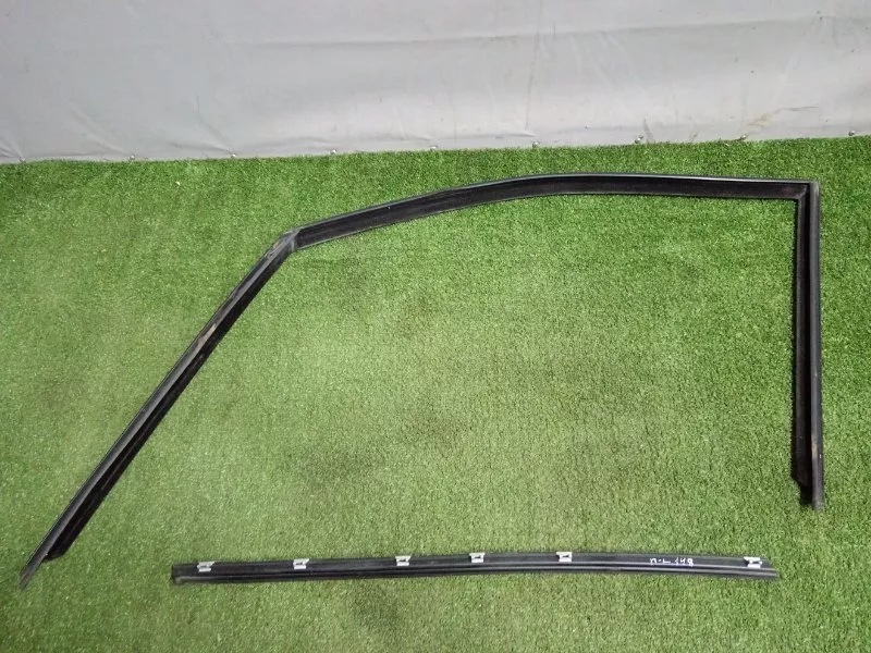 Уплотнитель стекла двери