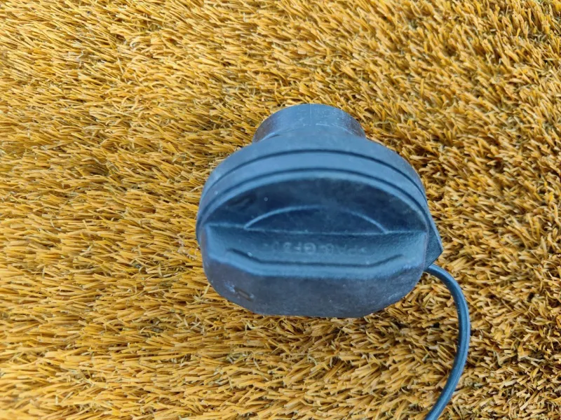 Крышка топливного бака