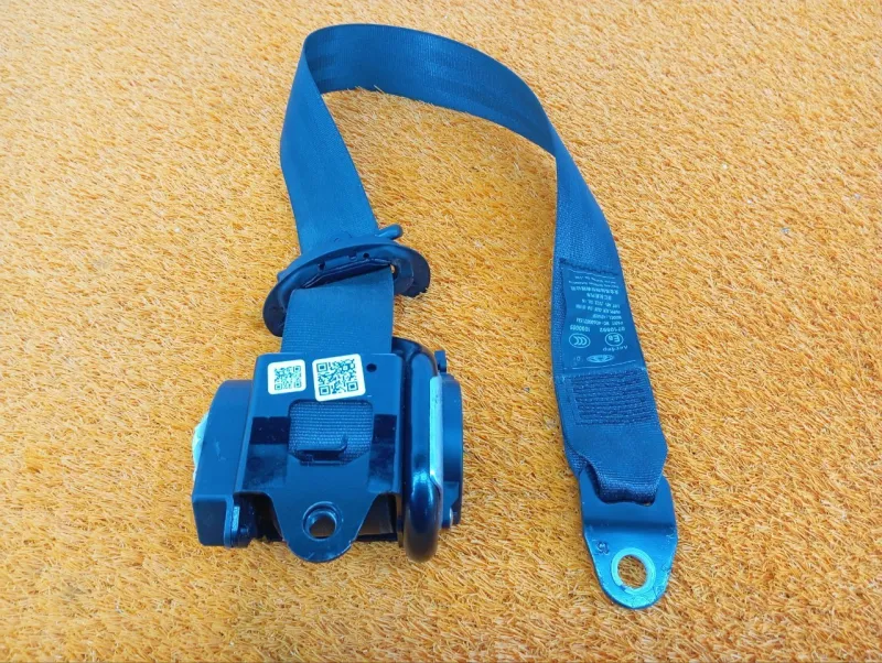 Ремень безопасности