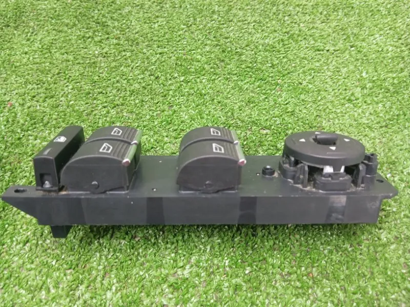 Кнопка стеклоподъемника