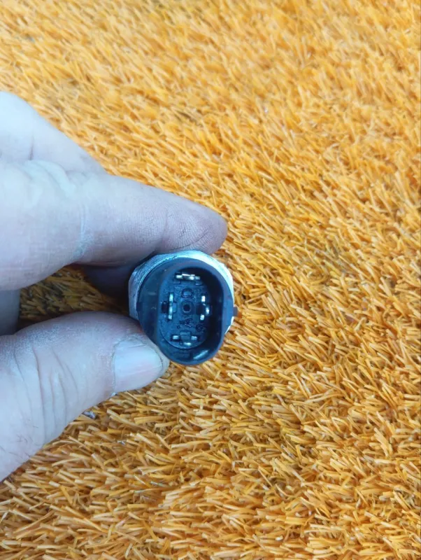 Датчик давления компрессора кондиционера