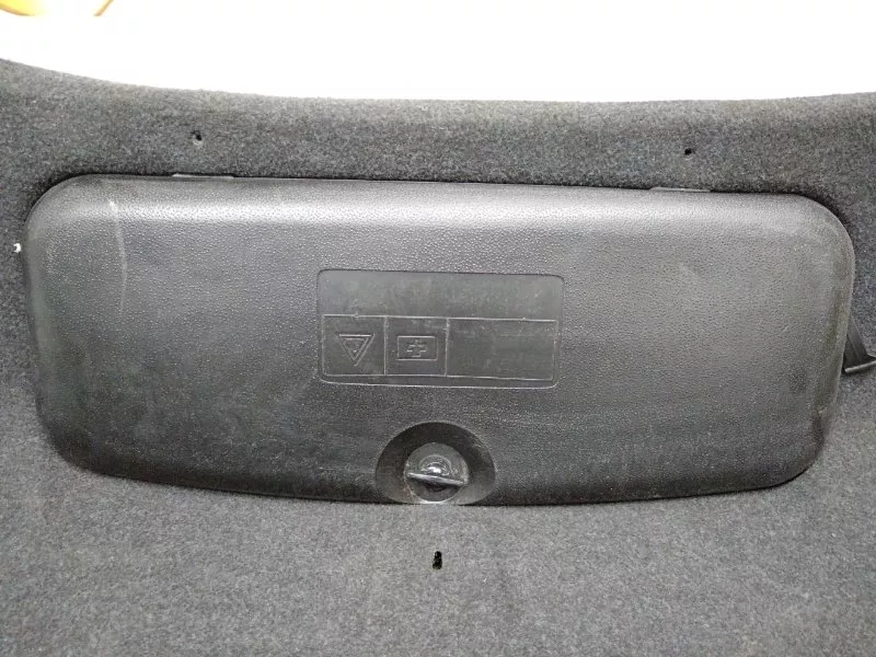 Обшивка двери багажника BMW 5-Series 2011 13648811 F10/F11, задняя