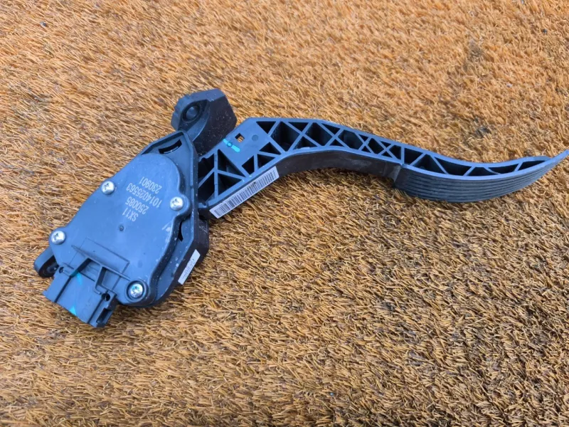 Педаль газа