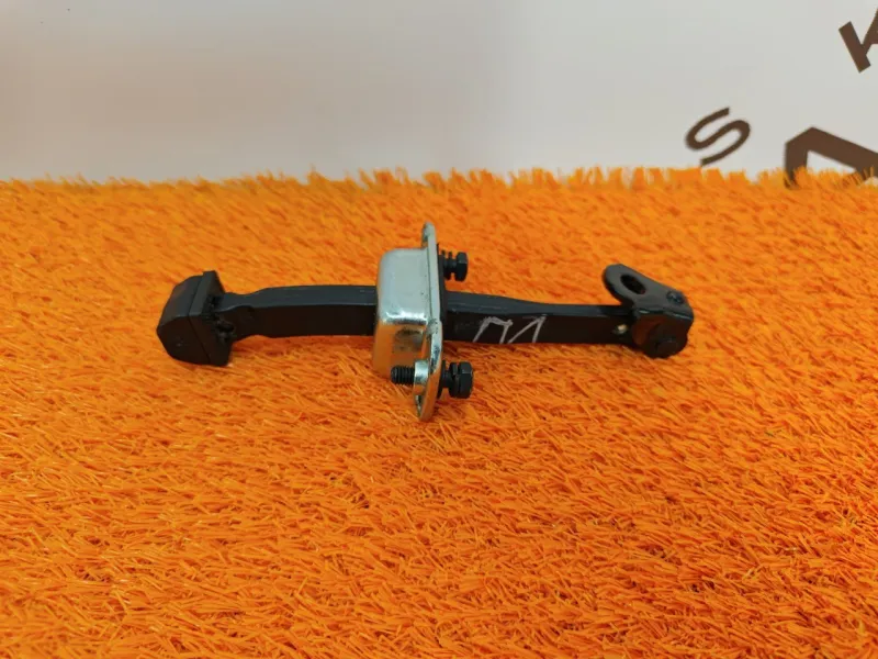 Ограничитель двери