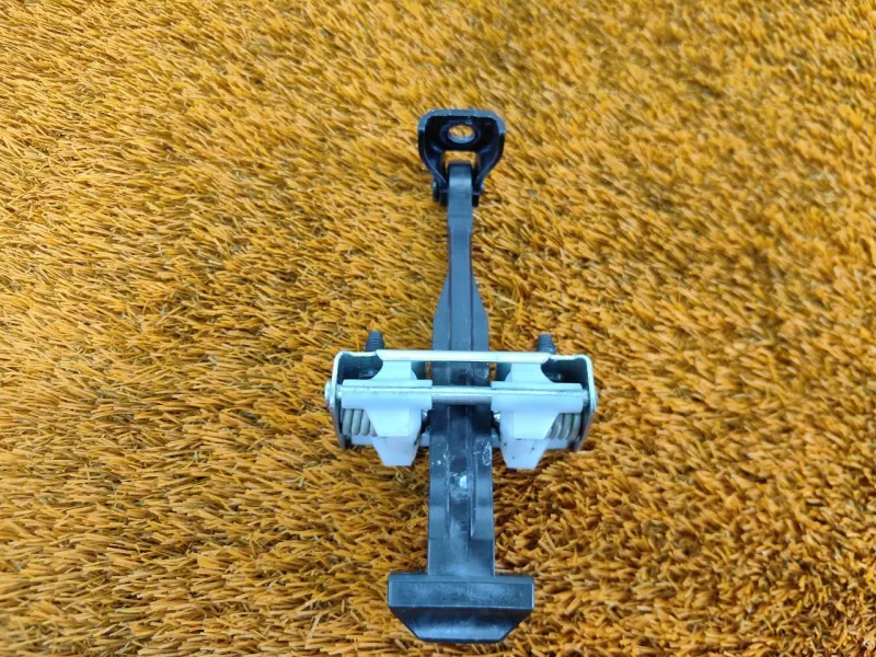 Ограничитель двери