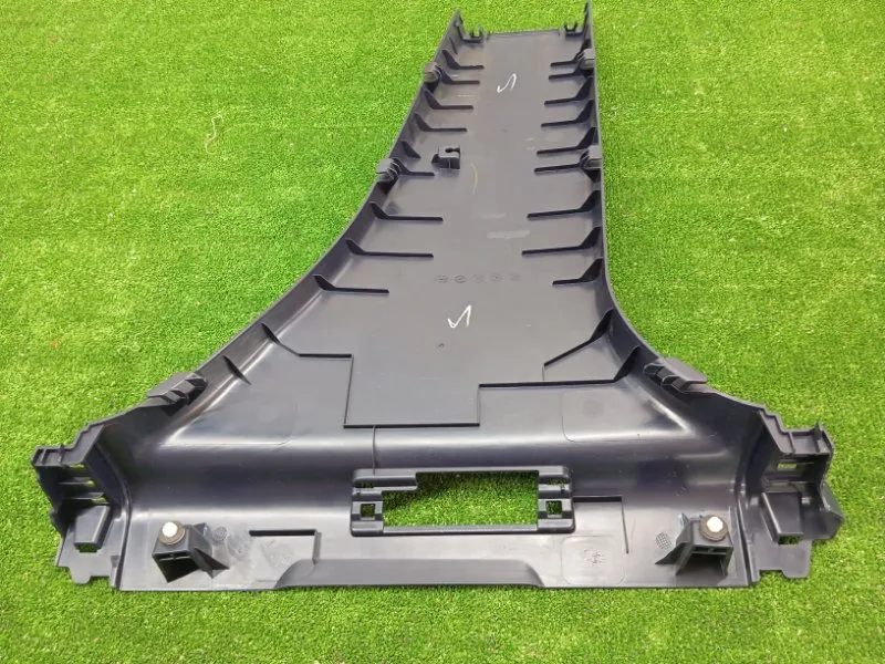 Обшивка центральной стойки