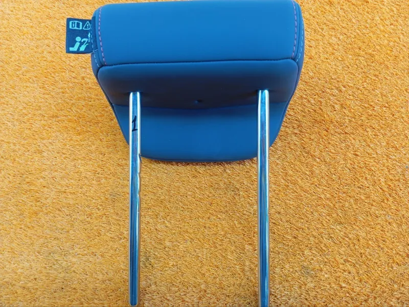 Подголовник сиденья