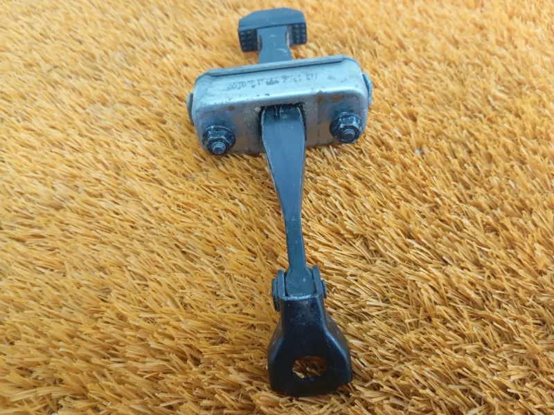 Ограничитель двери