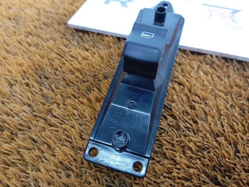 Кнопка стеклоподъемника