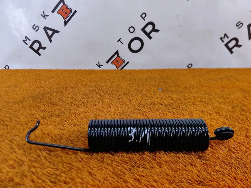 Пружина крышки багажника