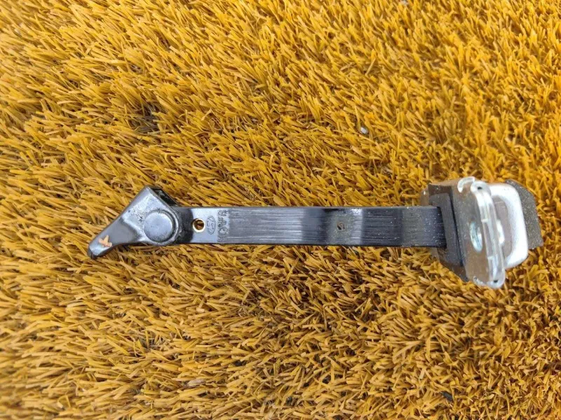 Ограничитель двери