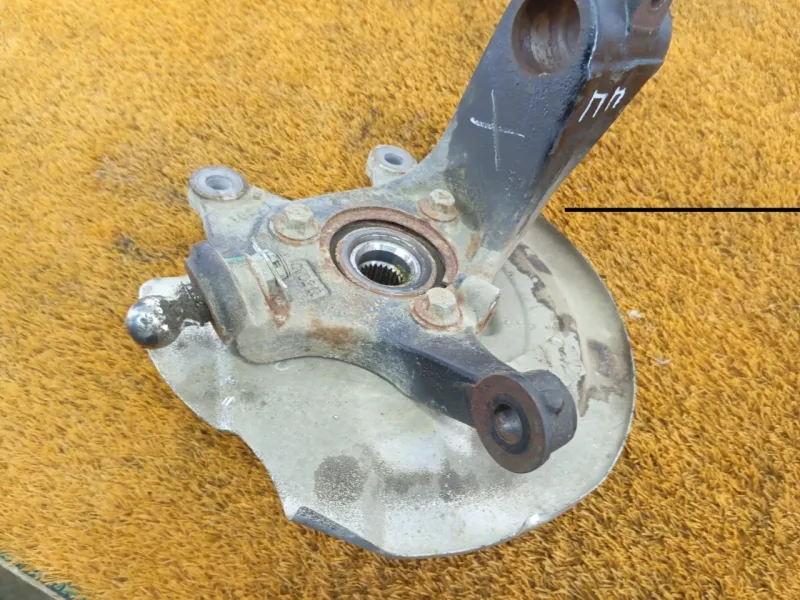 Кулак поворотный