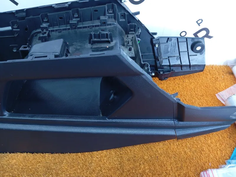 Консоль центральная